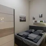 Quiet And Stylish City Park Flat