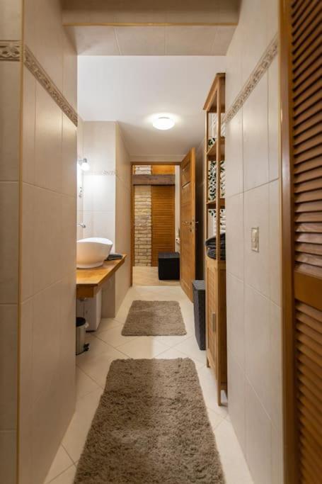 Quiet And Stylish City Park Flat *