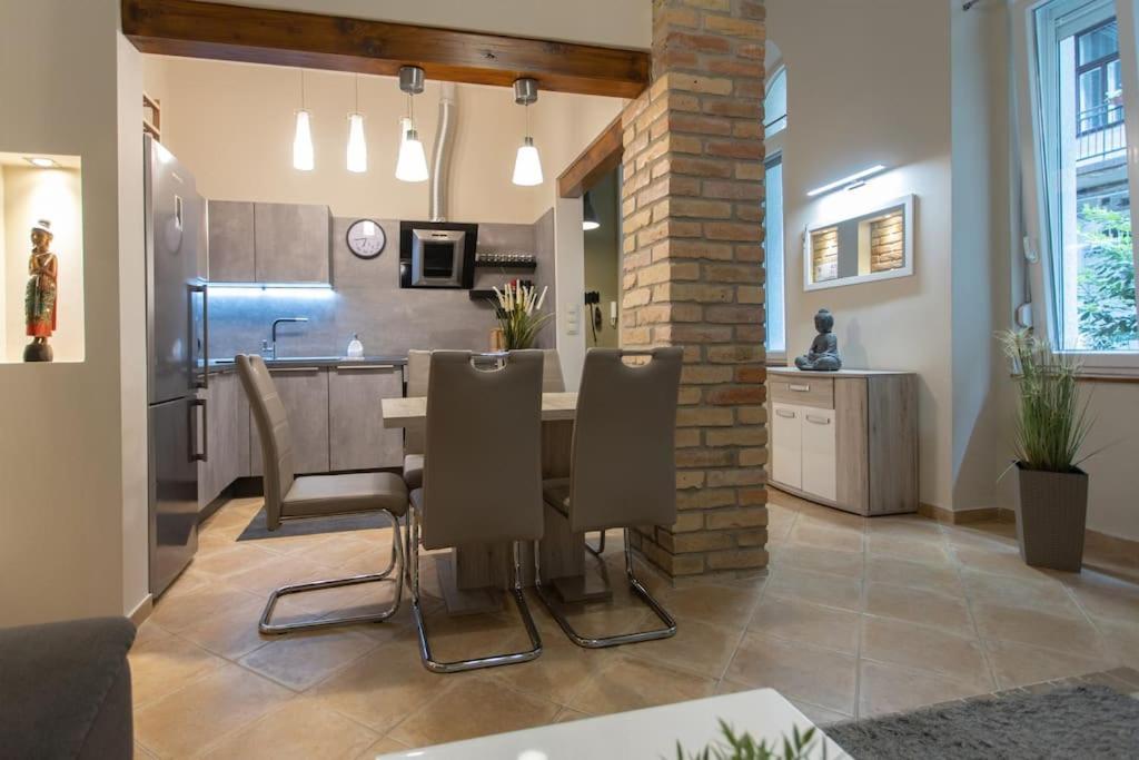 Quiet And Stylish City Park Flat Apartamento Budapeste