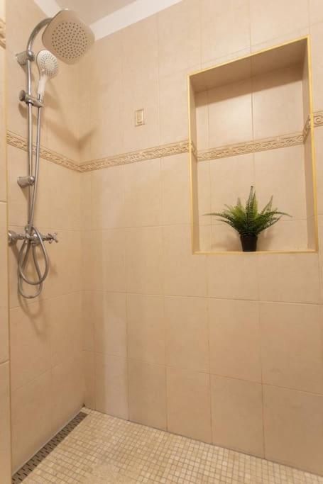 Apartamento Quiet And Stylish City Park Flat Budapeste