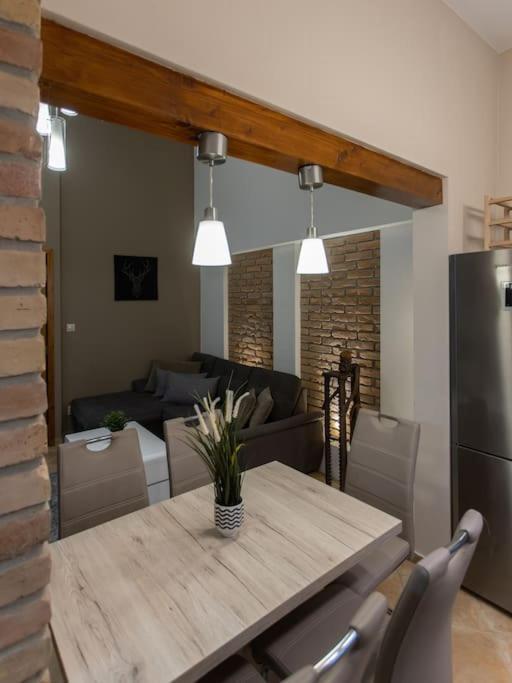 Quiet And Stylish City Park Flat Budapest